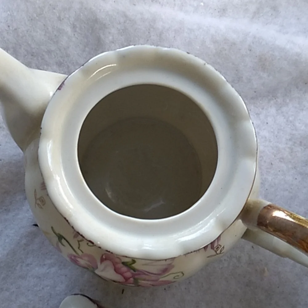 Vintage Royal Crown Fine China 3970 purple gold tea pot